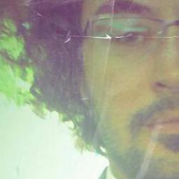 creativo risolutore di problemi e fornitore di soluzioni, chimico laureato in comunicazione, un poco artista, non troppo intellettuale