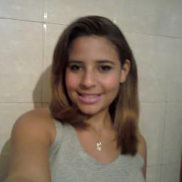 flamenguista, meio maluquinha ,14aninhos, solteira e fa de mim mesma!!!