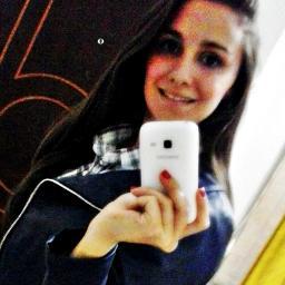 Meu sorriso possuí vários significados e tenho certeza que ninguém além de mim sabe exatamente o que existe por trás dele !  ;D  http://t.co/RQUVPhyOjg