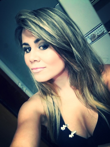 Aqui você fica por dentro de tudo o que acontece com nossa cantora @alinesaiarodada @saiaoficial  {FOTOS,VIDEOS,MÚSICAS} e muito mais! Sigam-nos e fique ligado!