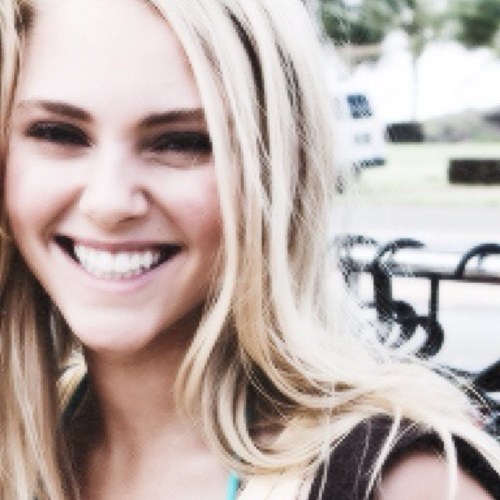 {Multi-RP}Just trying to survive without the gone parents. Through all the hunger, lies, plague and fear, I'll find the light.Taken by Sam (FC. Annasophia Robb)
