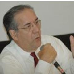 Periodista venezolano. Católico, esposo, padre de dos hijos. Apasionado de la política, la historia y la comunicación..
