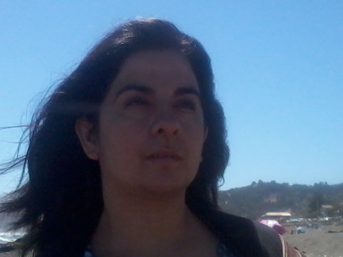 directora de coro. Cantante catolica. Feliz esposa y madre de 4 niños. Amante de la música y de mi familia. Ah! y donante de órganos.