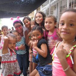Somos un centro de servicios psicológicos que brinda asesorías y orientación a nivel individual, colectivo y laboral.