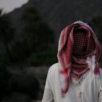 في الارض الواسعة