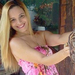 Assim como o oceano;Só é belo com luar.Assim como a canção.Só tem razão se se cantar
Não há você sem mim.Eu não existo sem você..Vinícius de Moraes
