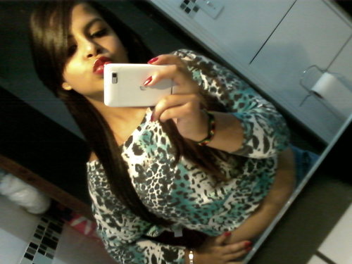 Me abraça, me beija, me ama, me valoriza ♪