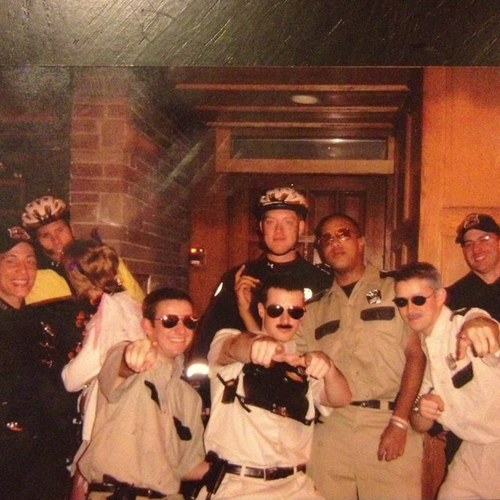 FinDaTwin237's profile picture. 