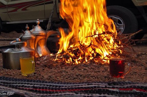 شاعر وشعري مأذيني اذى ...حتااه يسكن بين جفني وعيني