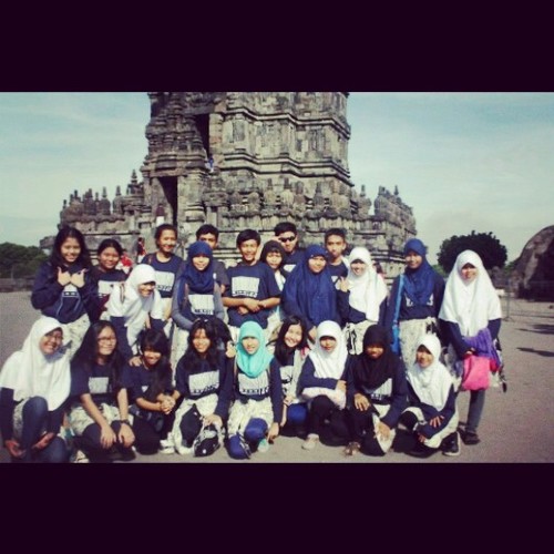 We are 9E. Part of 5jhs. Sukses dunia akhirat jalan kami. Keep calm and proud to be Scane! Anaknya Mamah Ani~
