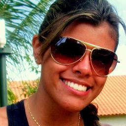 Moro em São José do Rio Preto (SP)     Nasci em 09/11/94
Tenho 18 Anos Moro com a minha Mãe..
E tenho uma Vida Maravilhosa Abençoada por DEUS..!!