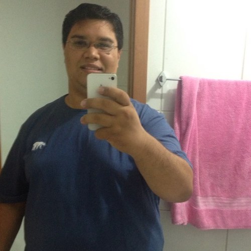 sou uma pessoa imperfeita, amado por Deus. Orgulho de ser Vascaino  24 anos e Signo de Aires  feliz !.. Whatsapp 08494166563