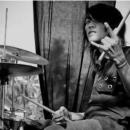 https://t.co/SYMs6rjz
ym : rizarusarena
I'm a Drummer @SarenaBand form Tasikmalaya.