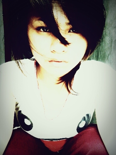 Pinay/Spanish. MUsic Lover. I just off the wall. Bookworm. Guitarist.