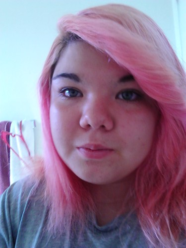 Im really nice, sweet, fun, and pretty chill. I am a girl. I am a teen. i am very crazy with friends. I follow back. :)