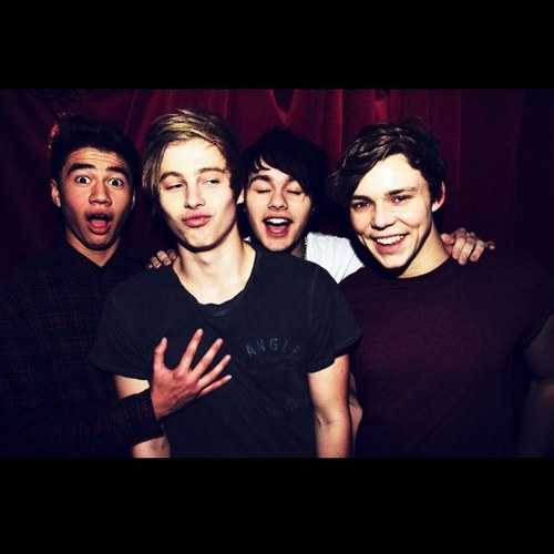 A space for sexual 5sos dreams ahha 
;)