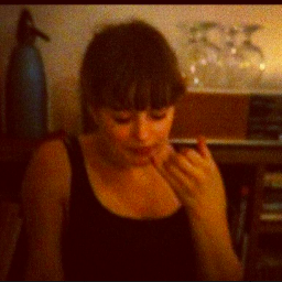 Political journalism student, a true cosmopolite and lover of documentary films, music, food and beer.