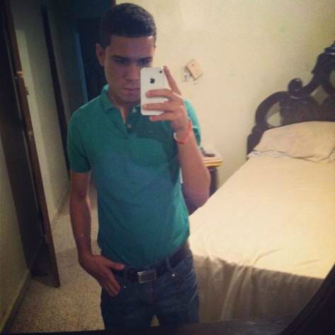 Acerca de mí! tengo mi pc y mi cama, soy divertido y amo el Básquet♥ ya yo destape la felicidad:$ y tengo la suerte de nacer el día de mi cumpleaños:*♥