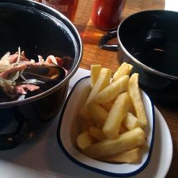 A new community project to discover and share the best places to eat in London. With news, reviews and offers galore! Follow for live tweets from the best eats!