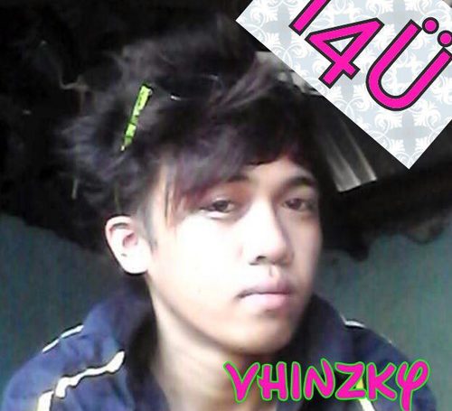 vhinzkyU's profile picture. simple..