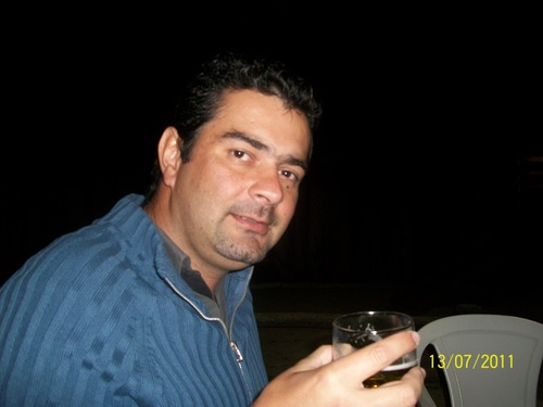 Sou Engenheiro Civil, tenho uma esposa linda, três filhos lindos e cruzeirense apaixonado.