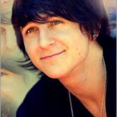 im a huge fan of minecraft but im a rock star i was born in texas im 21 years old