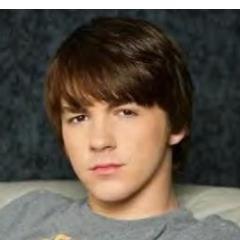 Amo el rock y el anime.....tanbien a drake bell 3