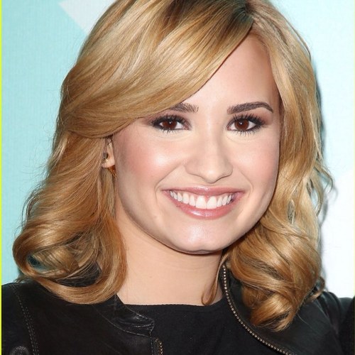 Im a self harmer I suffer an eating disorder DEMI LOVATO SAVED ME SW: 112lbs CW: 84lbs GOAL: 56lbs