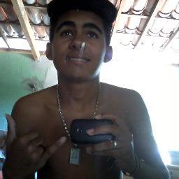 - Enquanto Uns Buscão A Perfeiçao Eu Só Busco A Felicidade ' ,