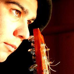 Diseñador-Amante de Música y el lenguaje del Arte. Mente audaz. Libre pensador.