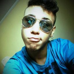 Biografia?
Nαo importα o quє єu diigα,
Vocє irα vαlorizαr pєlo quє vê,
julgαr pєlo quє ouviu
e opinαr pєlo quє conhєcєu (!)