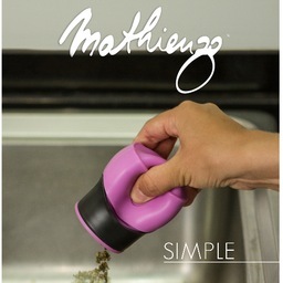 MATHIENZO's profile picture. MATHIENZO es un diseño DE RAÍZ.