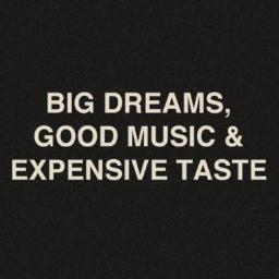 Sjerrenn's profile picture. Verdorie...weer een feestje gevonden op weg naar bed