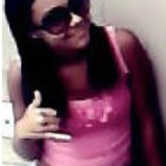 Umα meninα cheiα de sonhos,
 ᅠᅠᅠᅠque αcreditα no destino , que sempre esperα
 ᅠᅠᅠmuitooo do outros que se decepcionα&αprende.