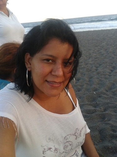 Humilde,luchadora,cariñosa y romántica así como indiferente y orgullosa! Busco cada día la manera de ser mejor persona. Dios es mi guía.♥