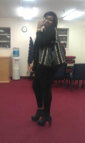 girlssss DAT don't Doooo girls that's that Shit I DONT Likee , :)) Libraa && Single Until further noticeeeee .