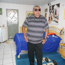 Apaixonado por Teresina e pelos amigos. Simplismentte simpatico.