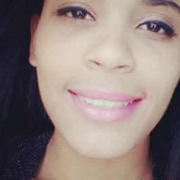 -Meu jeito, meu mundo, minhas histórias, meus sonhos, meus dramas, meus amores, minhas burradas, enfim, minha vida.