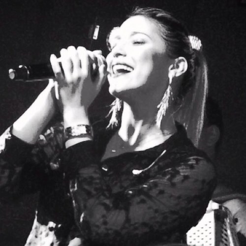 fã clube dedicado a @rosemoraes_ cantora da banda forro real.. ♥ Instagram: rosemoraesdiva ✨