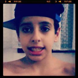 Gosto de Futebol!!Amigos minha viida , gosto de surf, Criatiivo ,inteligente!! Gosto de Anime :))