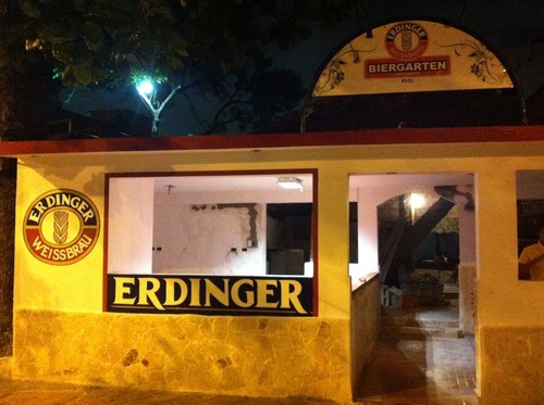 Cerveza Alemana y buen comida en el Malecon de Santo Domingo