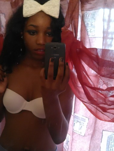 Follow i follow back no lie no stress show love i show bac follow me on instagram @pink_insides -kik me @poeticjustic2115 add me on facebook@crazii'one tiani