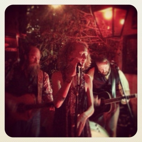 little_outfit's profile picture. Feet firmly planted in the modern folk movement with Texas swagger.