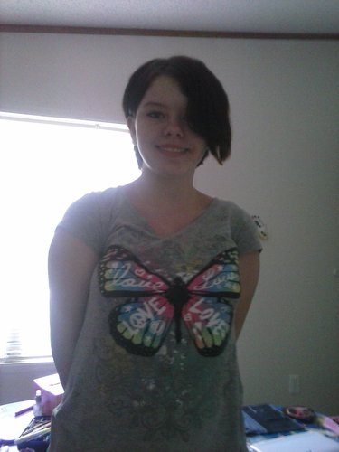 i am a huge fan of vocaloid and anime.i love meeting new people. my favorite color is blue my favorite singer is luka.