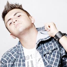 🇧🇷GYN-MIA🇺🇸 Singer https://t.co/3S3UyLdsWW