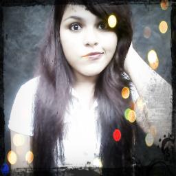 sou  melhor que as pessoas  pessam ,pior do que elas imaginam...´´AS  CRITICAS´´não me  abalam os  elogios não me  ludem...Sou o que eu  não o que falam.