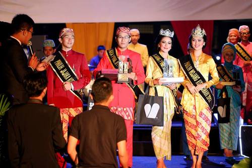 Follow account twitter baru Moka Cimahi @Moka_Cimahi, hatur nuhun :)