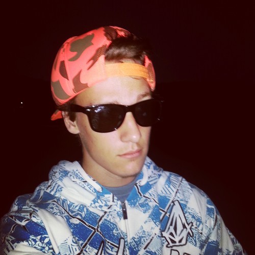 Lusher32Michael's profile picture. 