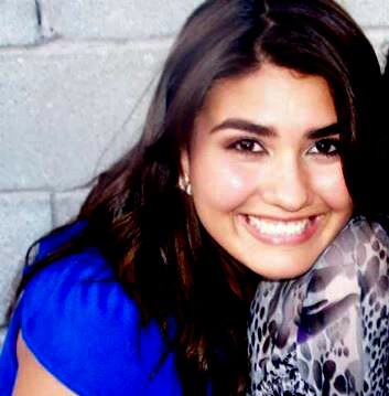 LovatoCox's profile picture. El Espejo Puede Mentir.
No Te Muestra Lo Que Hay Dentro †