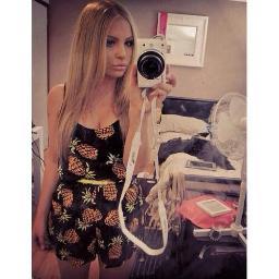 My Name Is Brookelle Mackenzie And I'm 18 Years Old!!